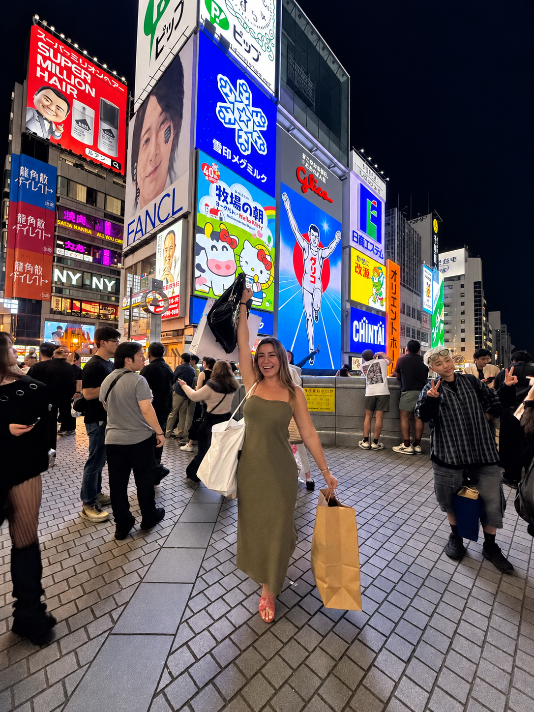 Karen de compras en Shibuya, Japón